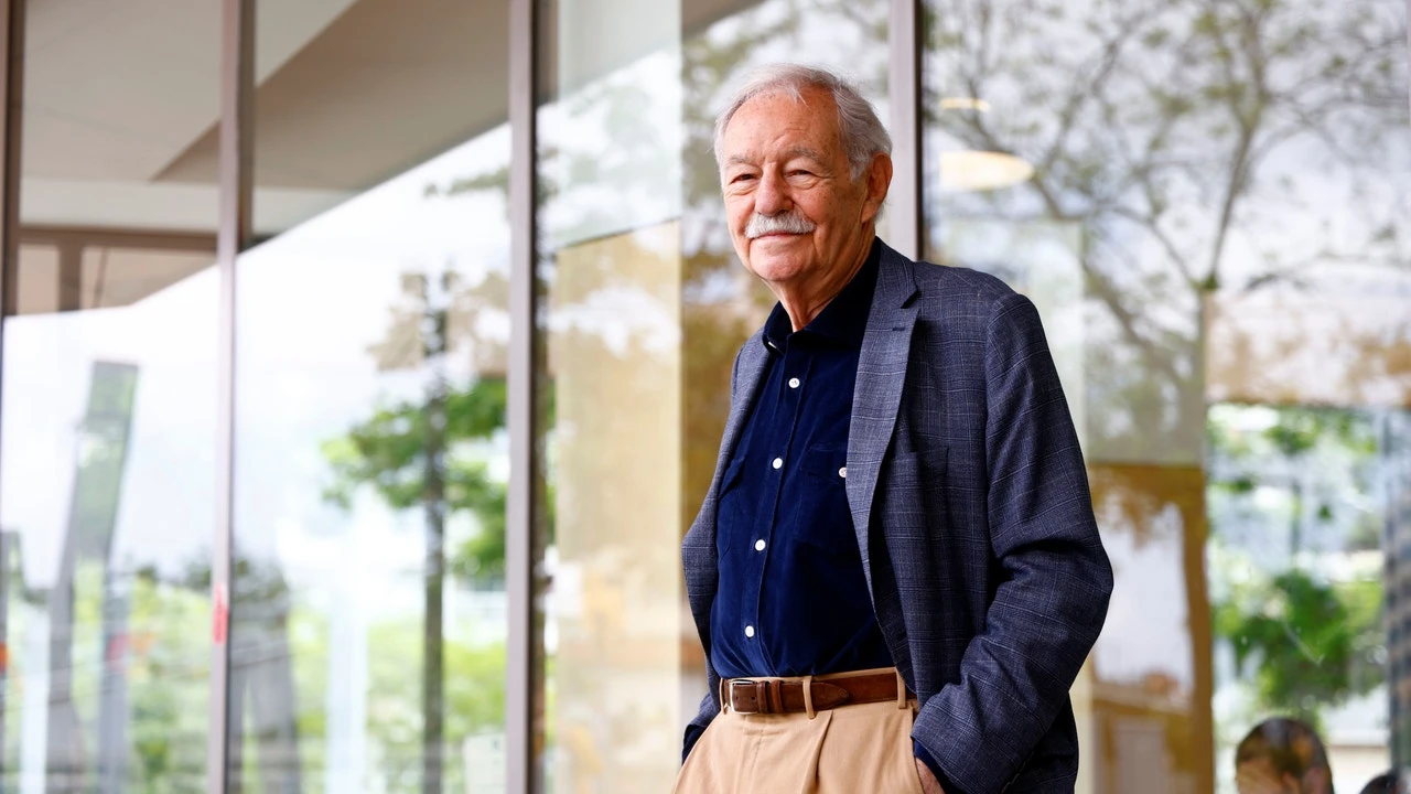 Eduardo Mendoza: 