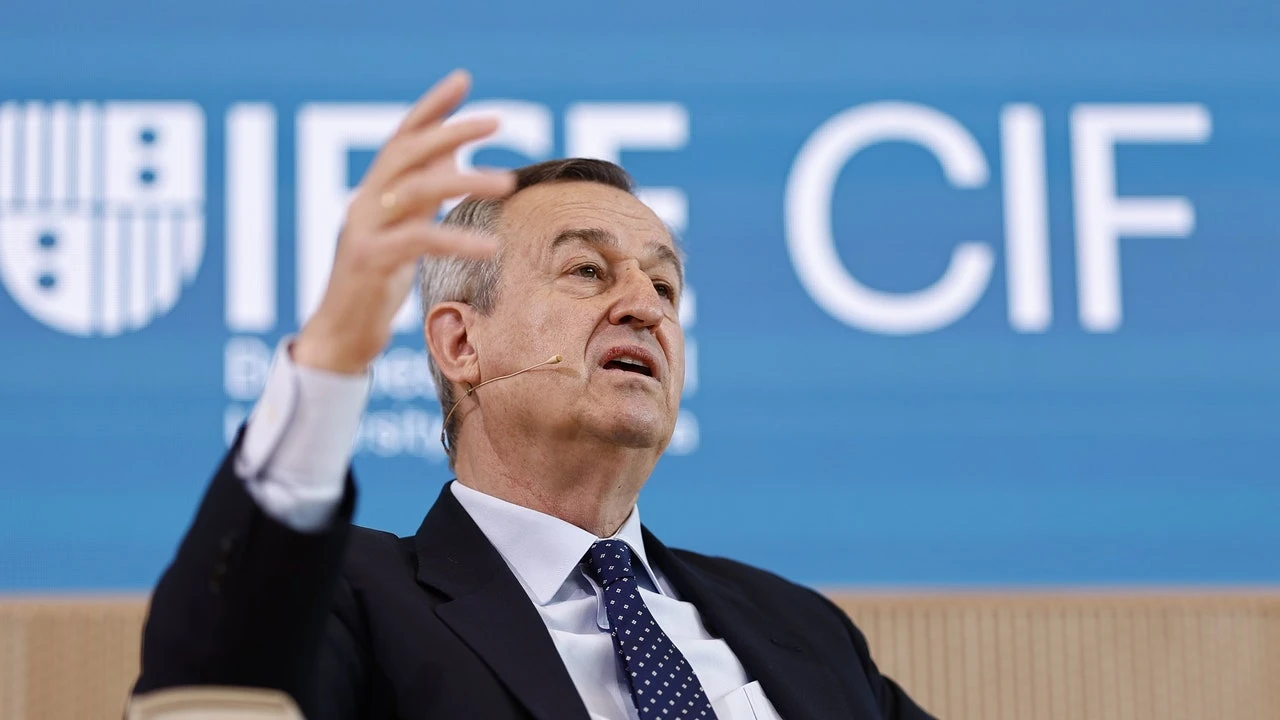 Banco Sabadell vende su filial británica TSB al Santander por 3.000 millones y mete presión a la opa de BBVA