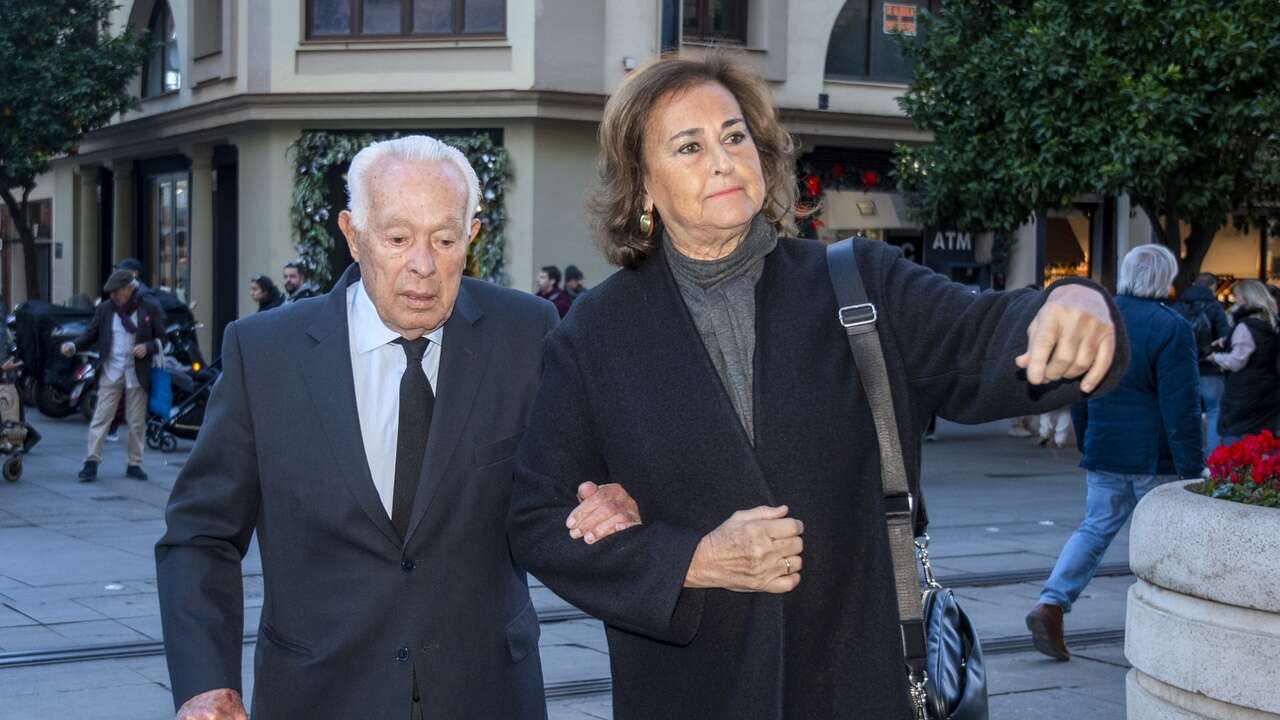 Curro Romero recibe el alta tras su operación de cadera