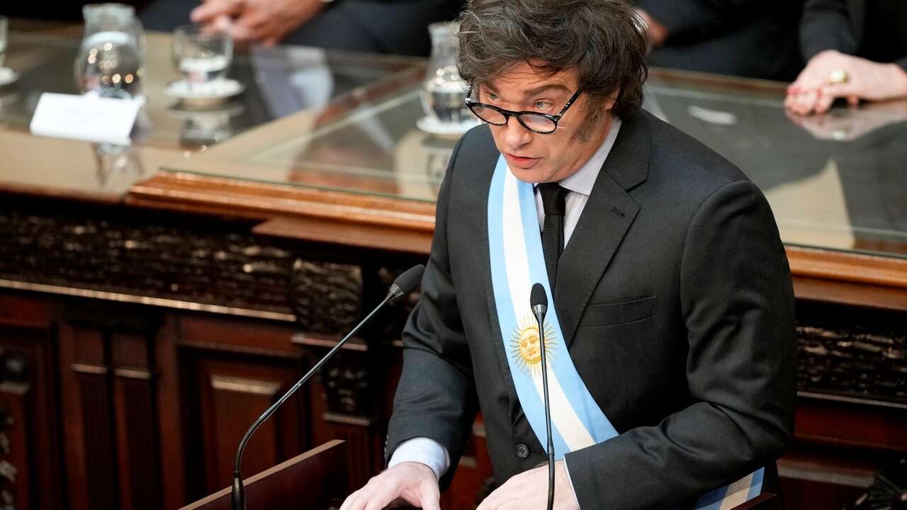 Un desafiante Milei presenta su presupuesto para 2025 en el Congreso: «El único camino hacia arriba es terminar con el déficit fiscal»