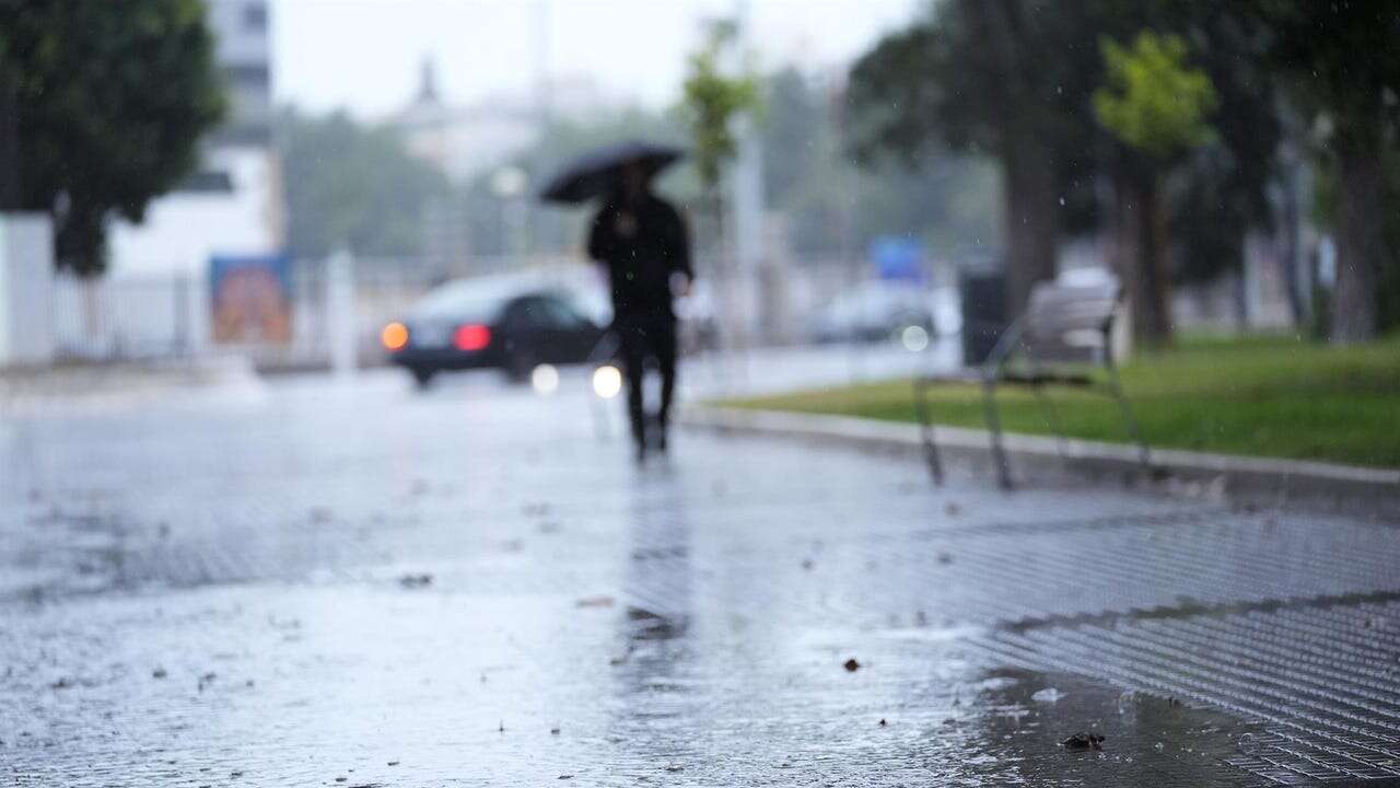 La AEMET avisa de lluvias “localmente fuertes” y pone en alerta por viento a estas comunidades