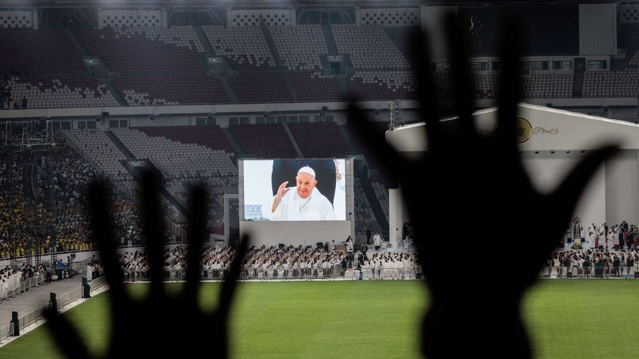 Dos estadios llenos para ver a Francisco