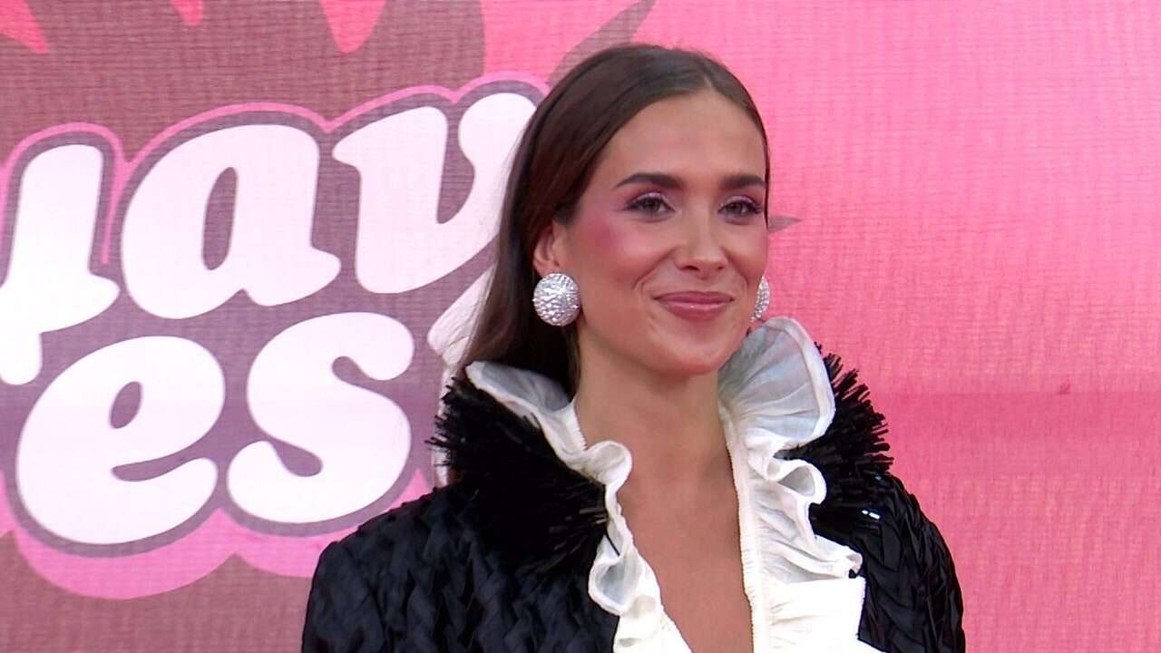 María Pombo nos da una lección de estilo circense con dos espectaculares looks en el Suave Fest 2024