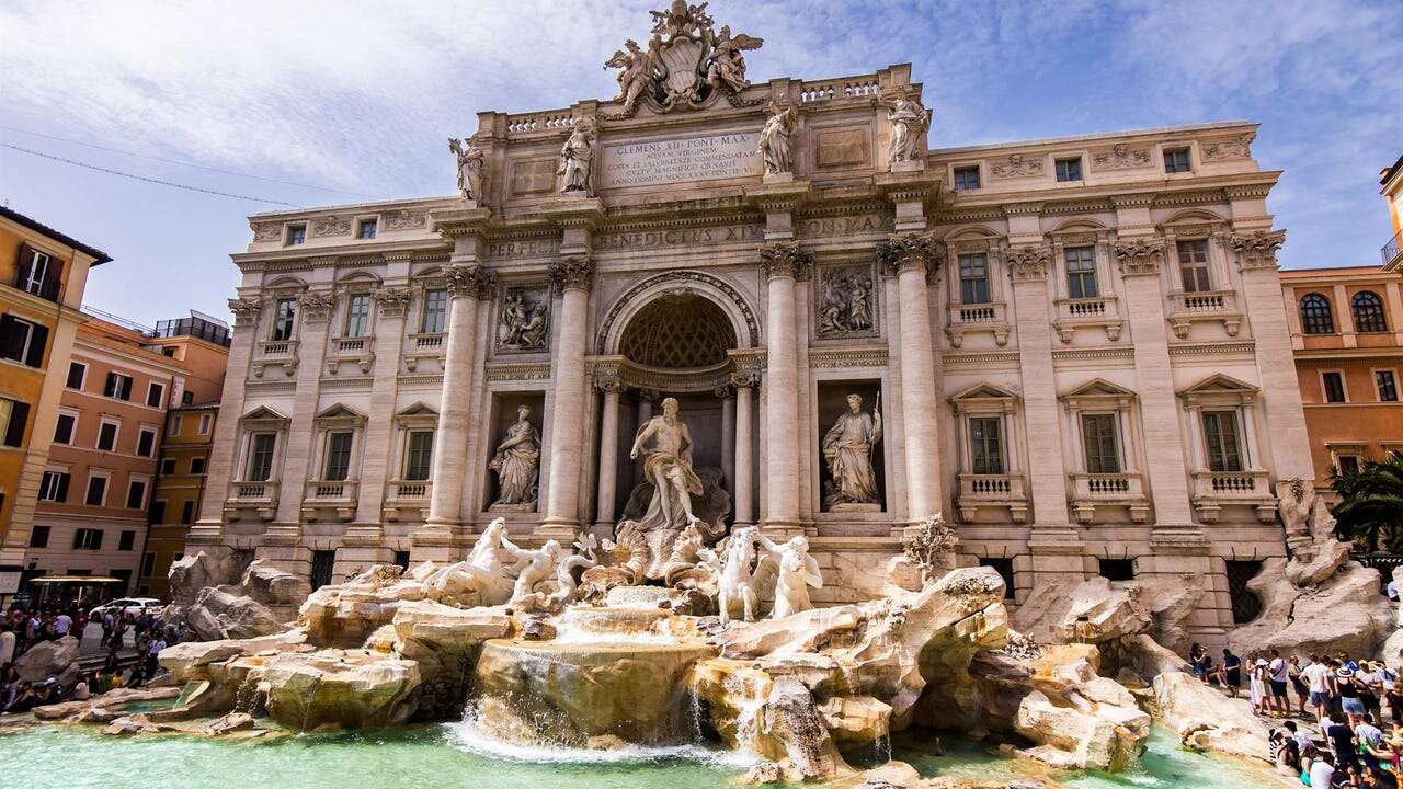 Roma reabre el debate del turismo masivo con un 