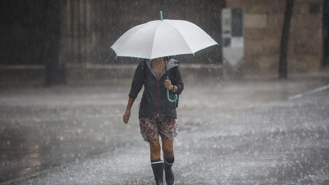 No hay tregua en España: la AEMET avisa de otra semana de lluvias, tormentas y granizo