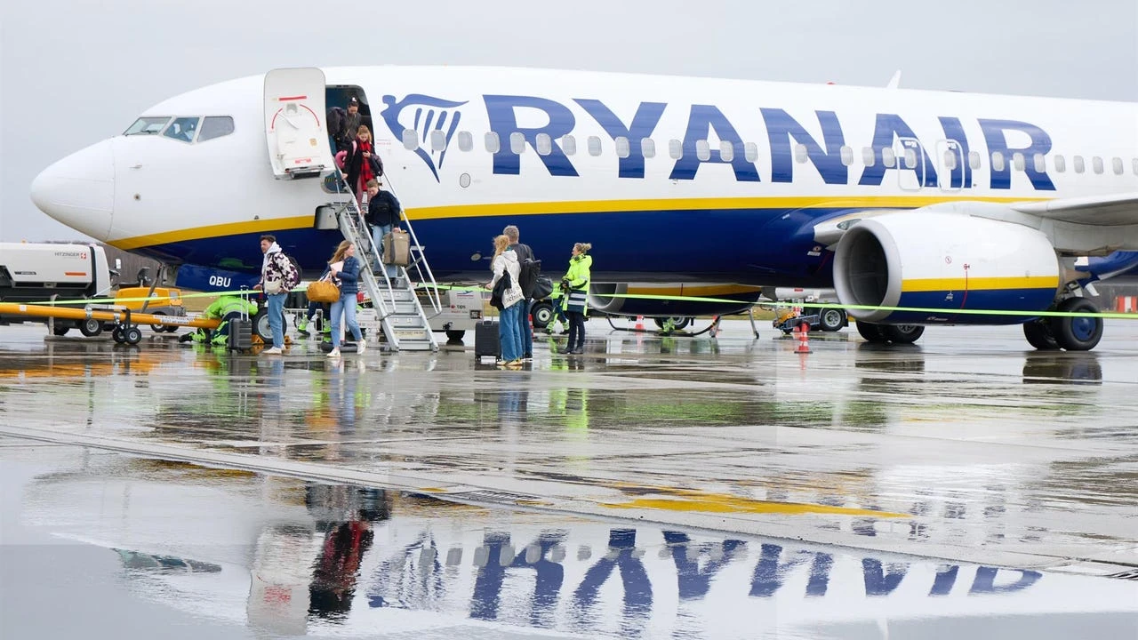 Ryanair estalla: culpa a Óscar Puente de más de 24.000 vuelos retrasados y lo coloca en su lista negra europea