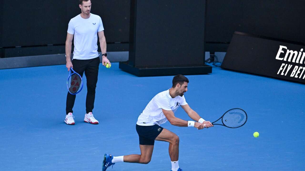 Alcaraz pierde un partido de entrenamiento en Australia con Djokovic, que ya tiene a su lado a Murray