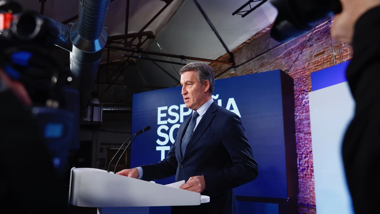 Feijóo ultima este lunes con la cúpula del PP la ofensiva contra Sánchez por el apagón