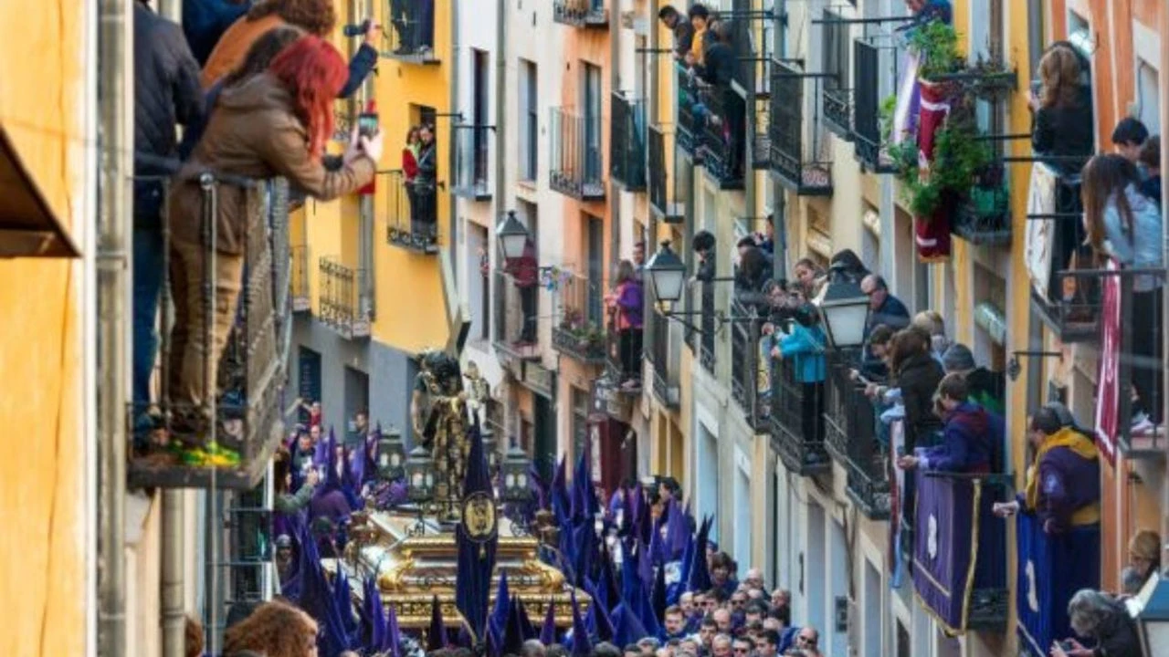 El turismo bate nuevos récords impulsado por la Semana Santa: España recibió 8,6 millones de visitantes extranjeros en abril que gastaron 10.826 millones de euros