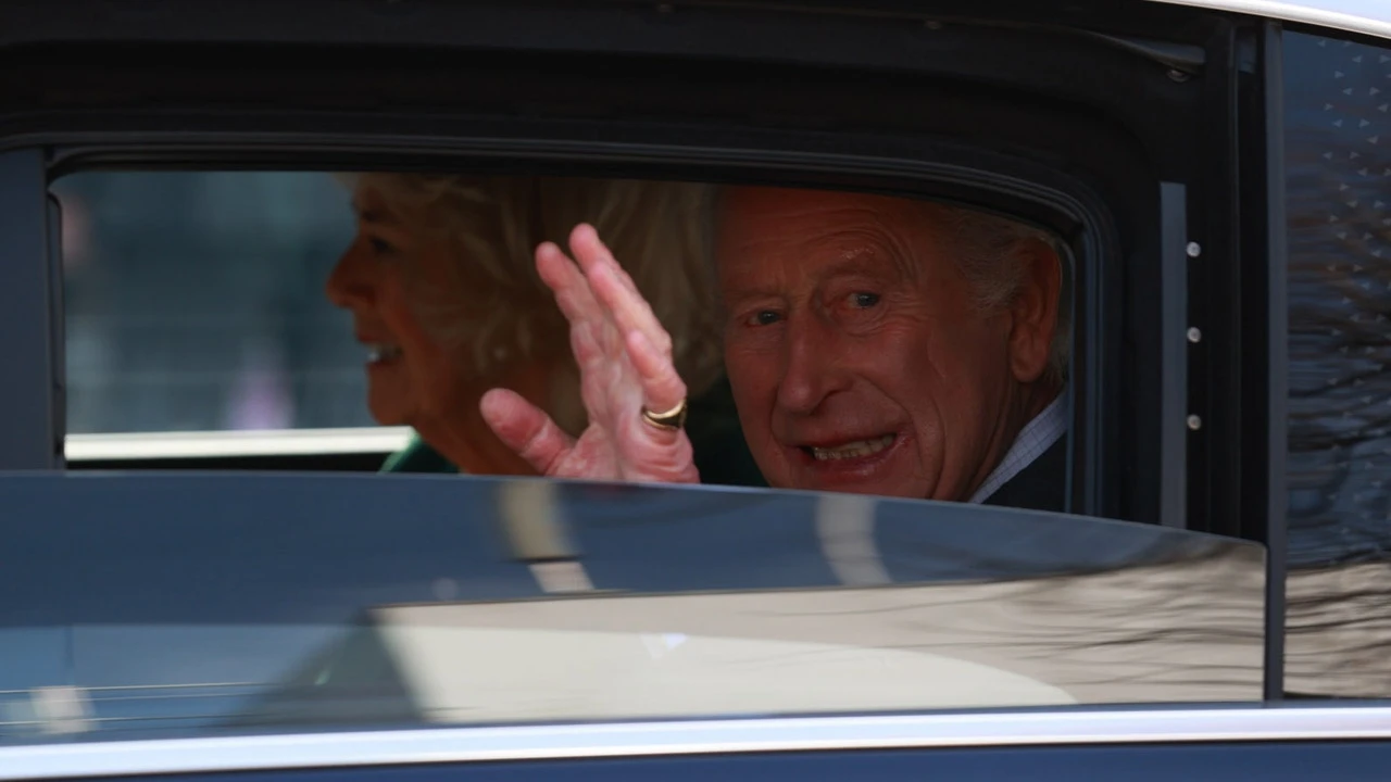 Última hora sobre el estado de Carlos III horas después de aterrizar en Roma