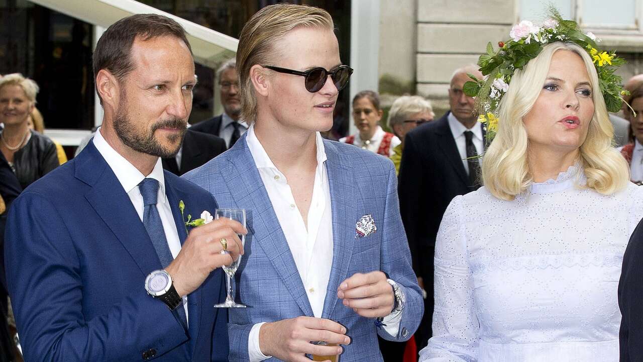 Marius Borg regresa a Noruega con polémica, pero también con nueva novia