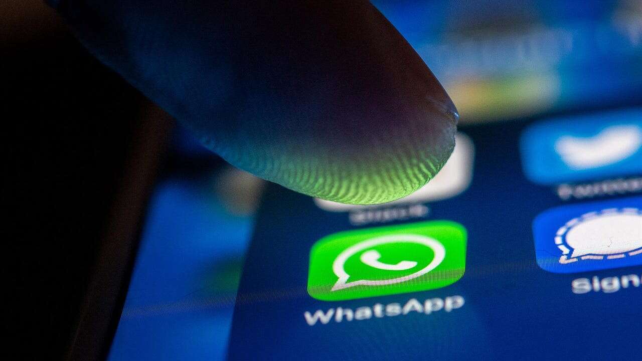 Expertos advierten sobre un ajuste de WhatsApp que podría poner en peligro tu móvil