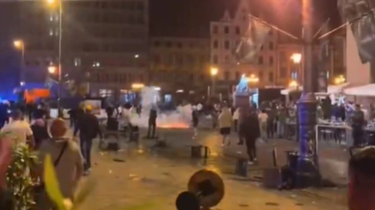 Cuatro españoles detenidos tras la batalla campal entre hinchas del Betis y del Chelsea en Breslavia