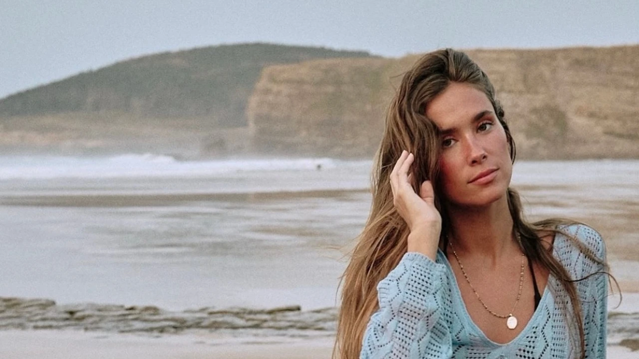 María Pombo nos sorprende con el caftán más sexy y bohemio del verano en sus vacaciones a Cantabria