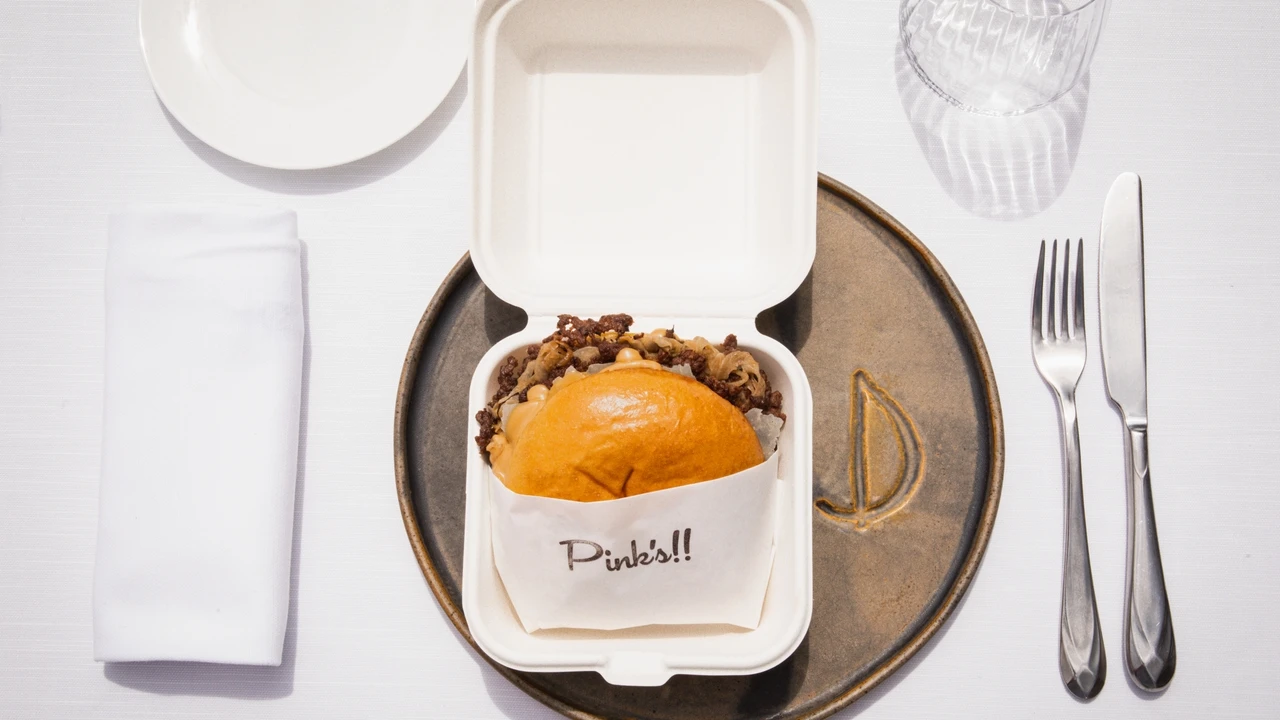 Día de la Hamburguesa: Dani Brasserie y Pink’s lanzan una edición limitada de la icónica Rossini con actitud smash