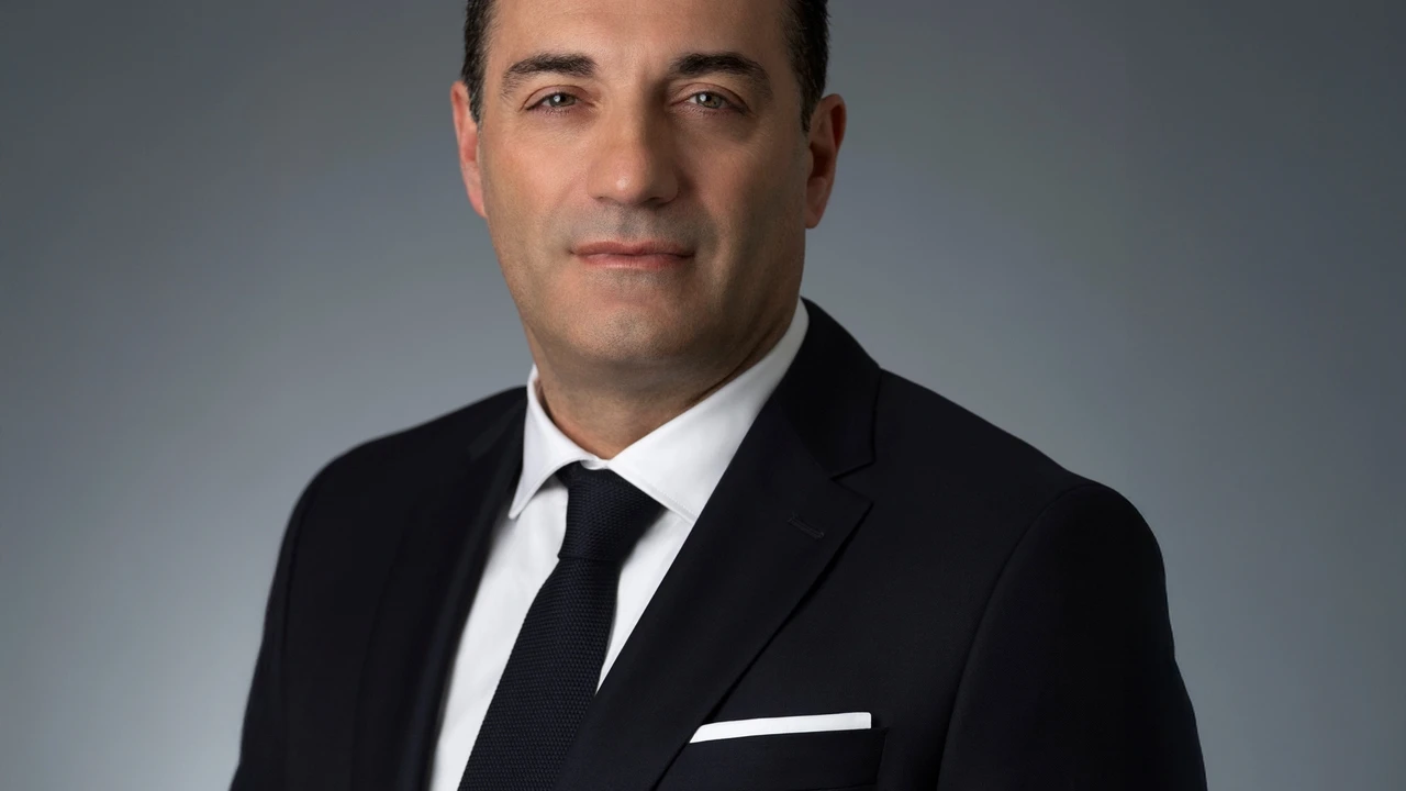 Stellantis nombra Antonio Filosa, con 25 años de experiencia en la compañía, nuevo consejero delegado del grupo automovilístico