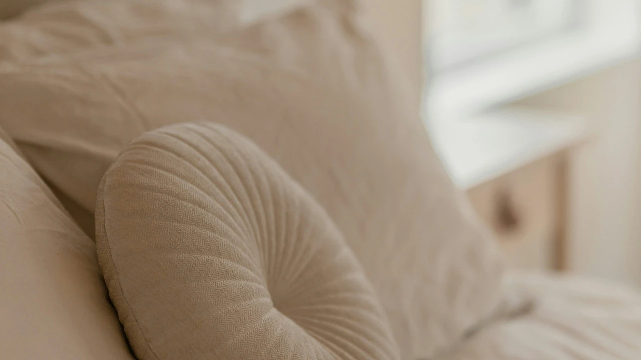Las almohadas no deben cambiarse cada 5 meses ni al año: los expertos indican el momento exacto