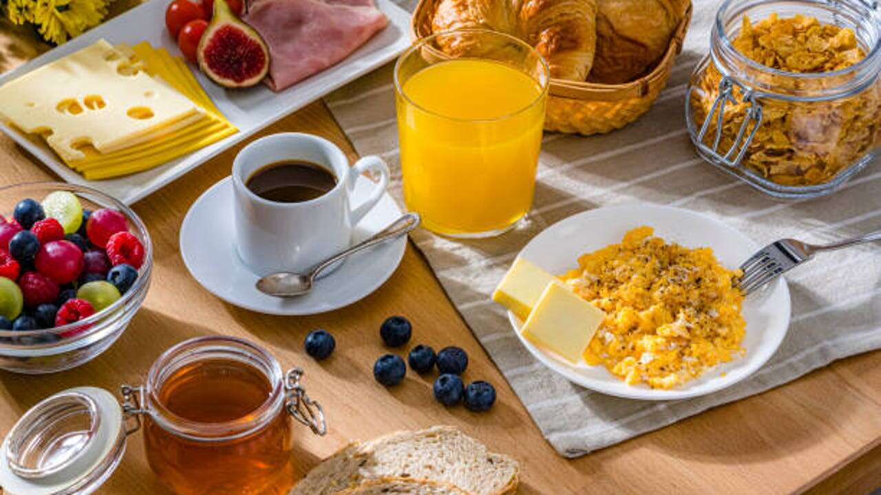 Según un experto en longevidad, este es el desayuno que debes tomar para tener una vida larga