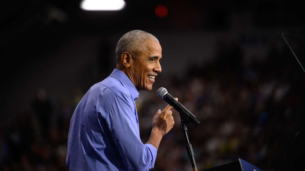 El ex presidente de Estados Unidos, Barack Obama, elige su quinteto histórico de la NBA