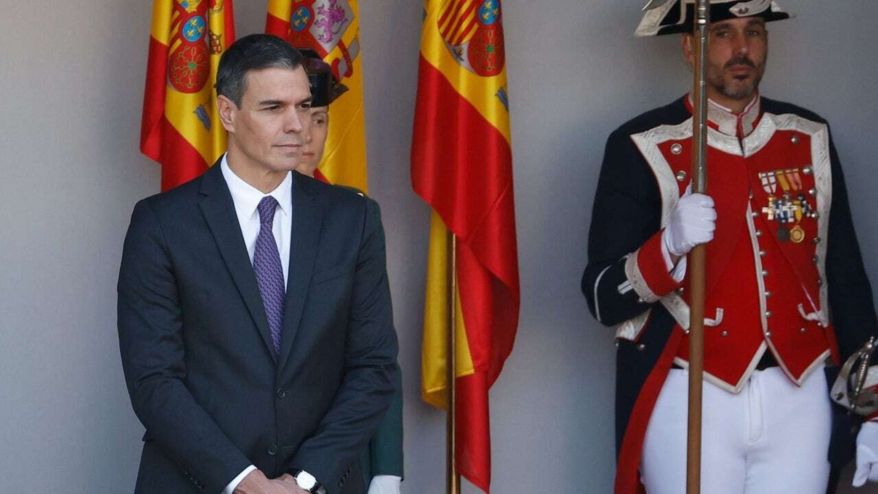 Así ha sido la monumental pitada a Pedro Sánchez a su llegada al desfile de las Fuerzas Armadas