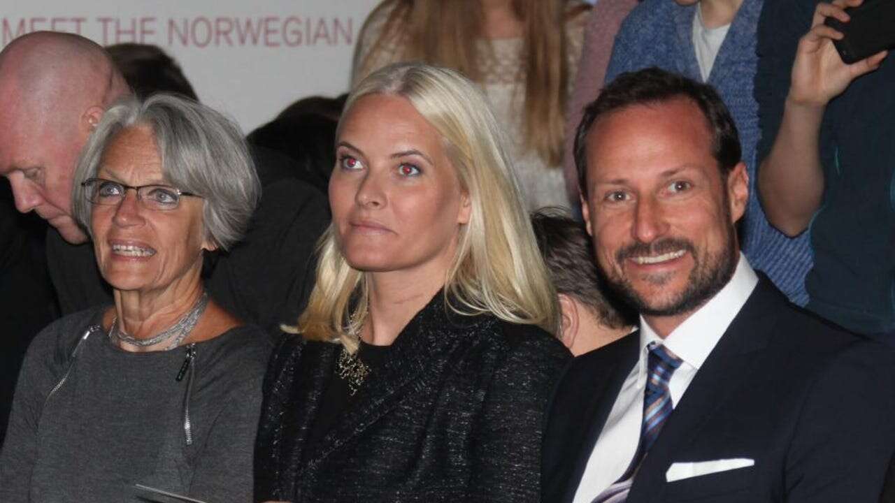 Mette-Marit se rompe en público tras las polémicas de su hijo mayor, Marius Borg