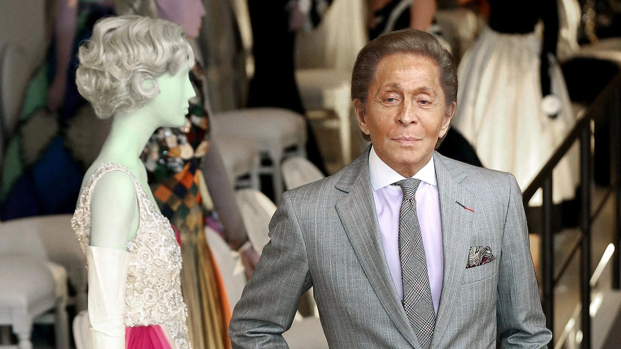 La ruta del lujo: El barco de Valentino que fondea por Italia con Naty Abascal abordo