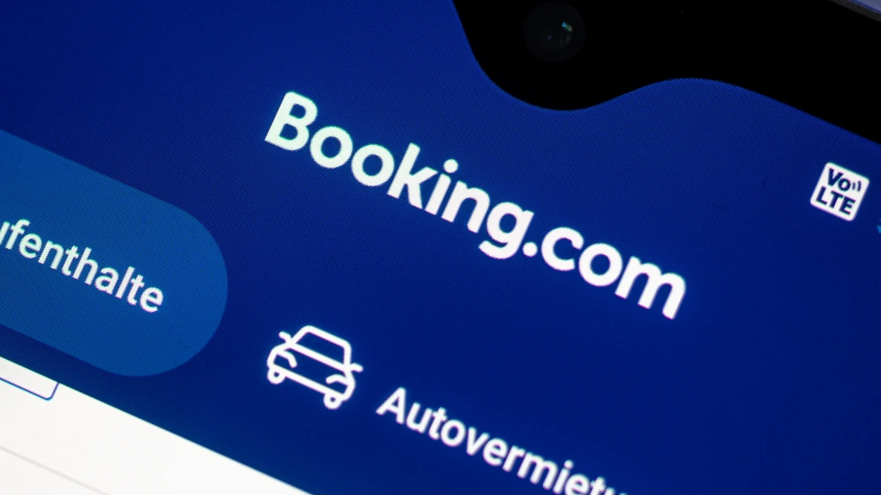 Ryanair alcanza el esperado acuerdo con Booking para poder comprar sus vuelos a través de la plataforma