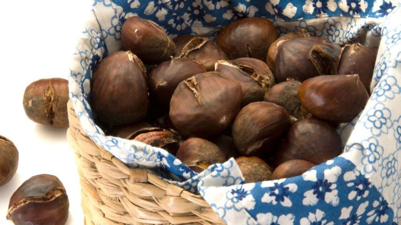 El truco definitivo para pelar las castañas en solo 3 minutos y sin dejarte los dedos en el intento