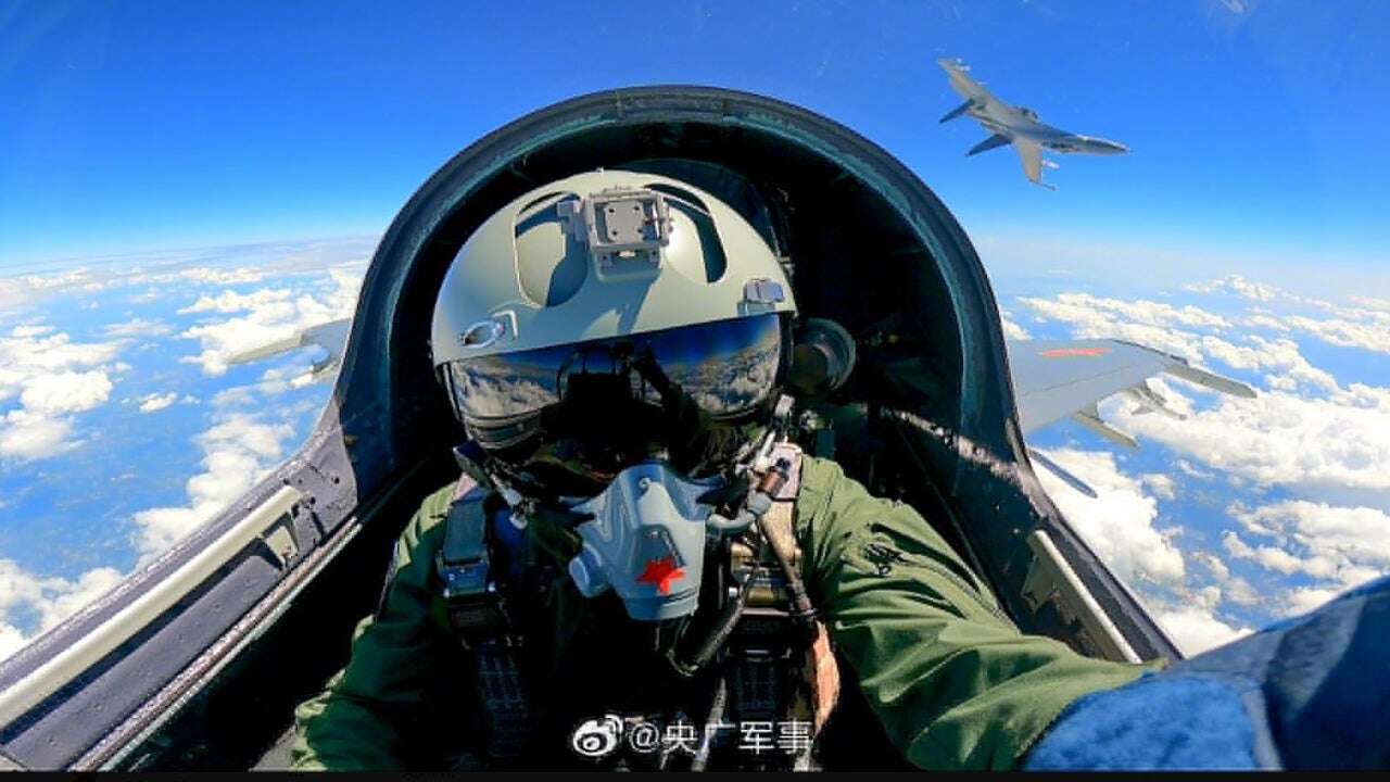 El método milenario con el que China entrena a sus pilotos para combatir cazas y drones enemigos