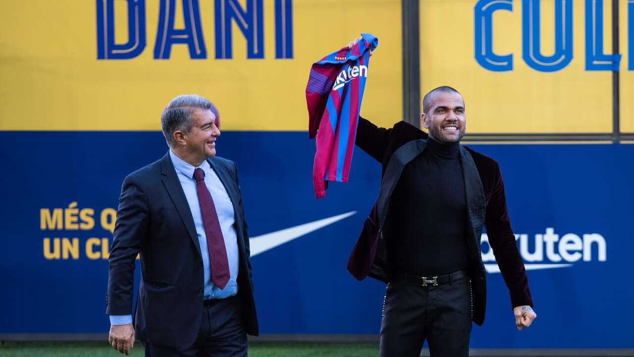 La extraña marcha atrás del Barça con Dani Alves