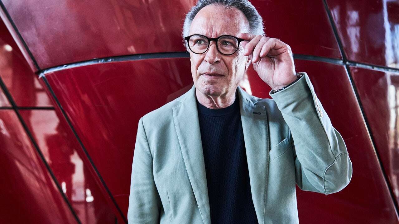 Oscar Martínez: «La política no debería meterse en el arte pero trata de utilizarlo»