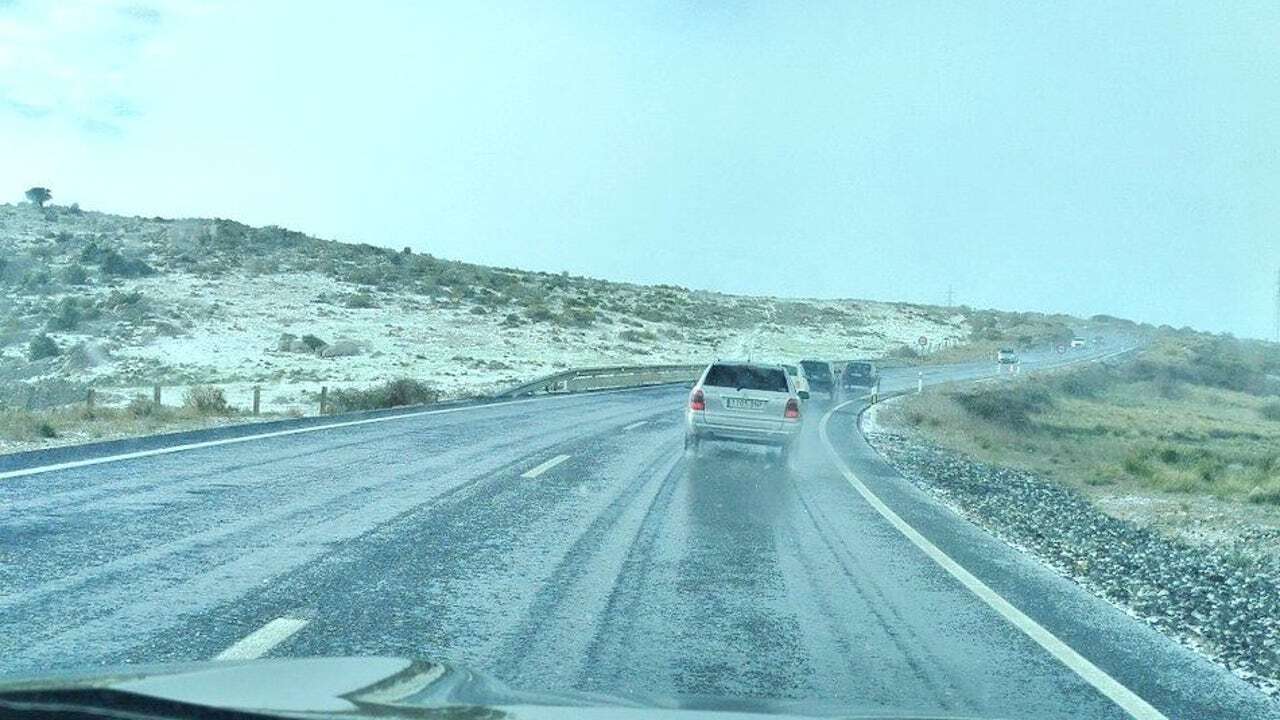 La DGT avisa de que autovías y autopistas de Castilla y León y Madrid serán las más afectadas por acumulación de nieve