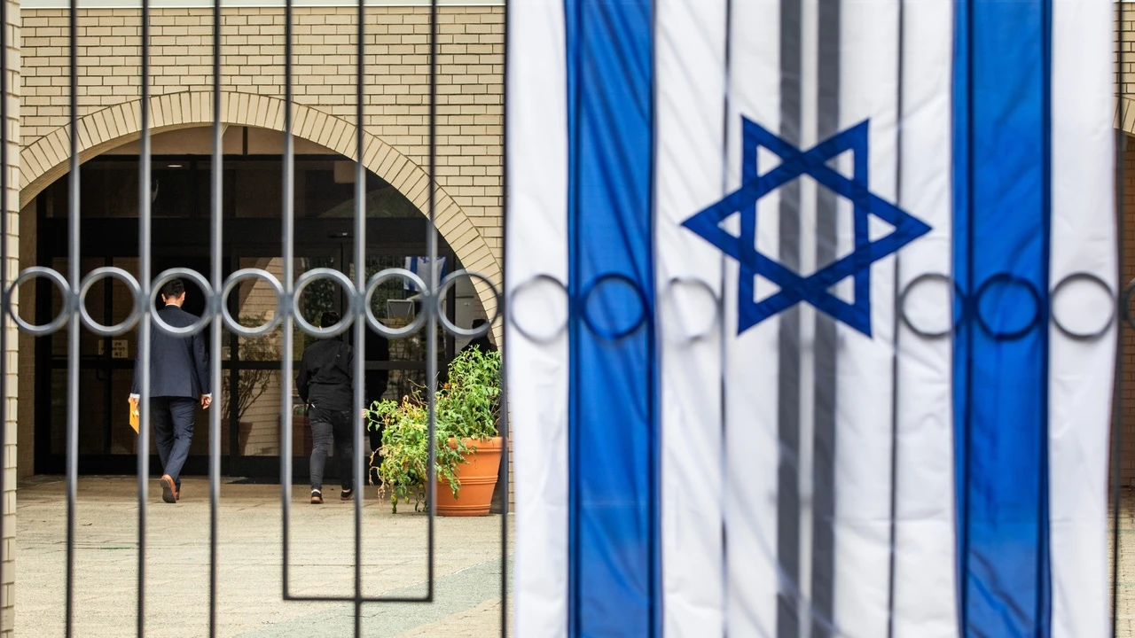 Israel cierra sus embajadas: ¿exceso de prudencia o una pista de que lo peor está por llegar?