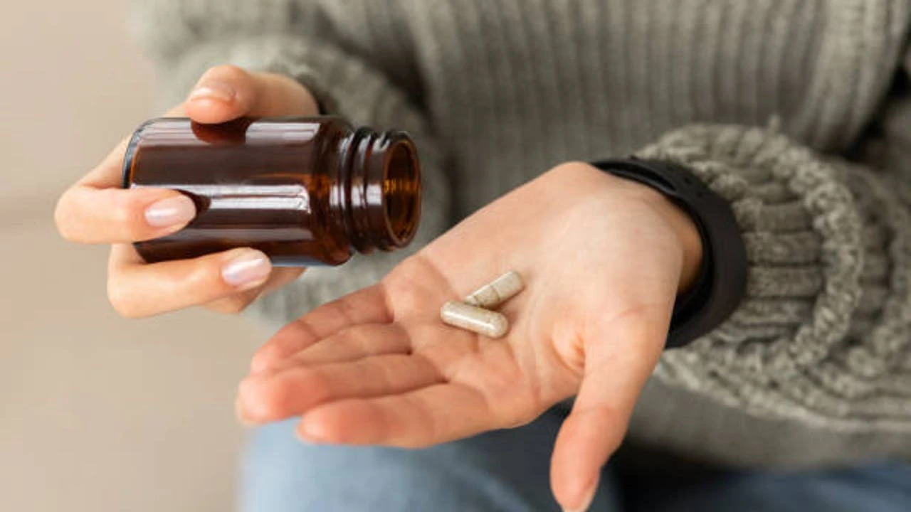 Estas son las vitaminas que se recomienda comenzar a tomar después de los 30 para contrarrestar los cambios en el metabolismo