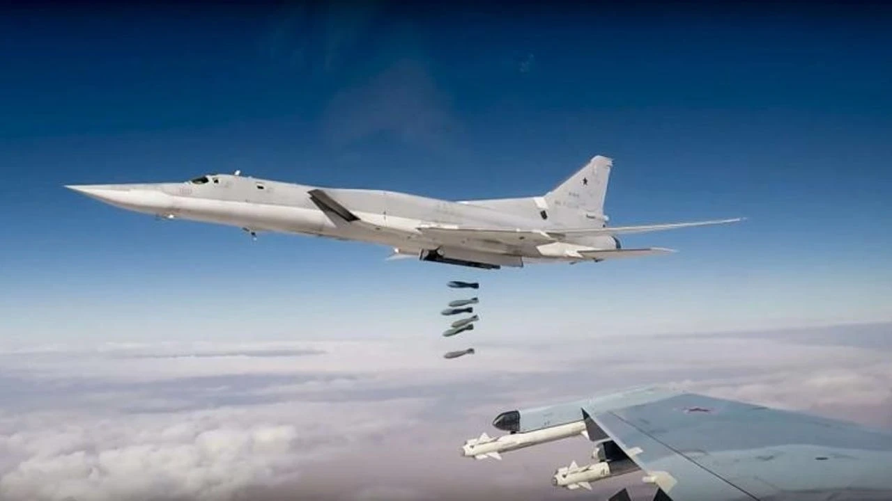 Muere uno de pilotos del bombardero estratégico Tu-22M3 que se estrelló en Siberia