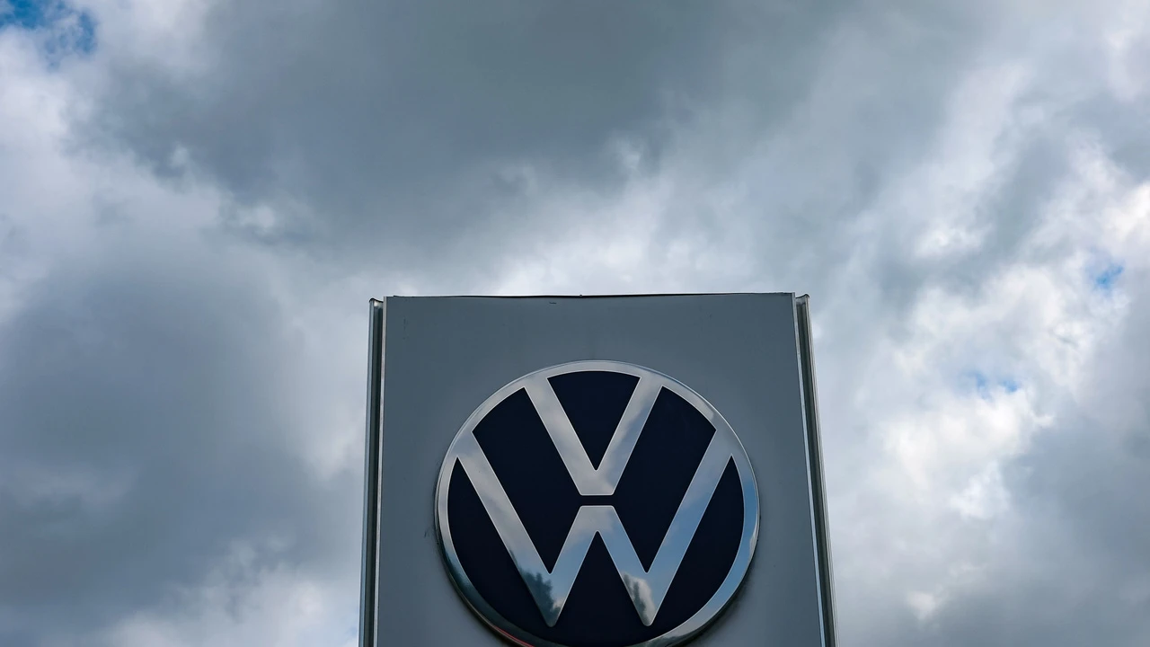 Volkswagen sufre por los aranceles: gana hasta junio 4.005 millones de euros, un 36,6% menos