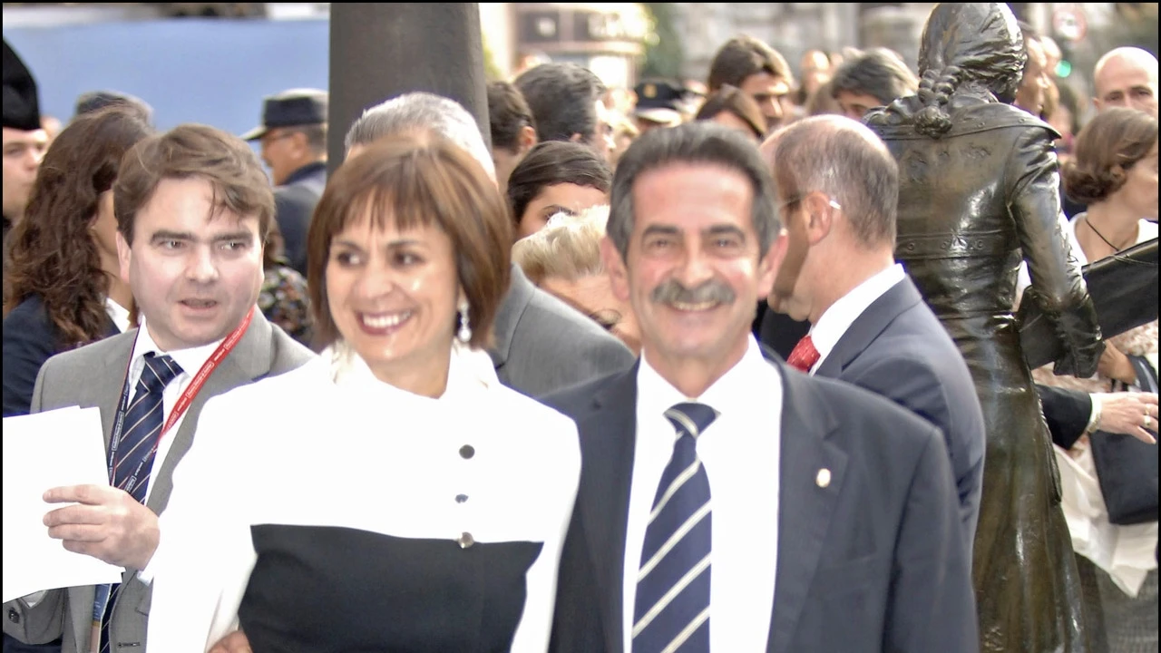 Así son Aurora y Lara, el núcleo duro de Miguel Ángel Revilla que le apoyan en su lucha contra el Rey Juan Carlos I