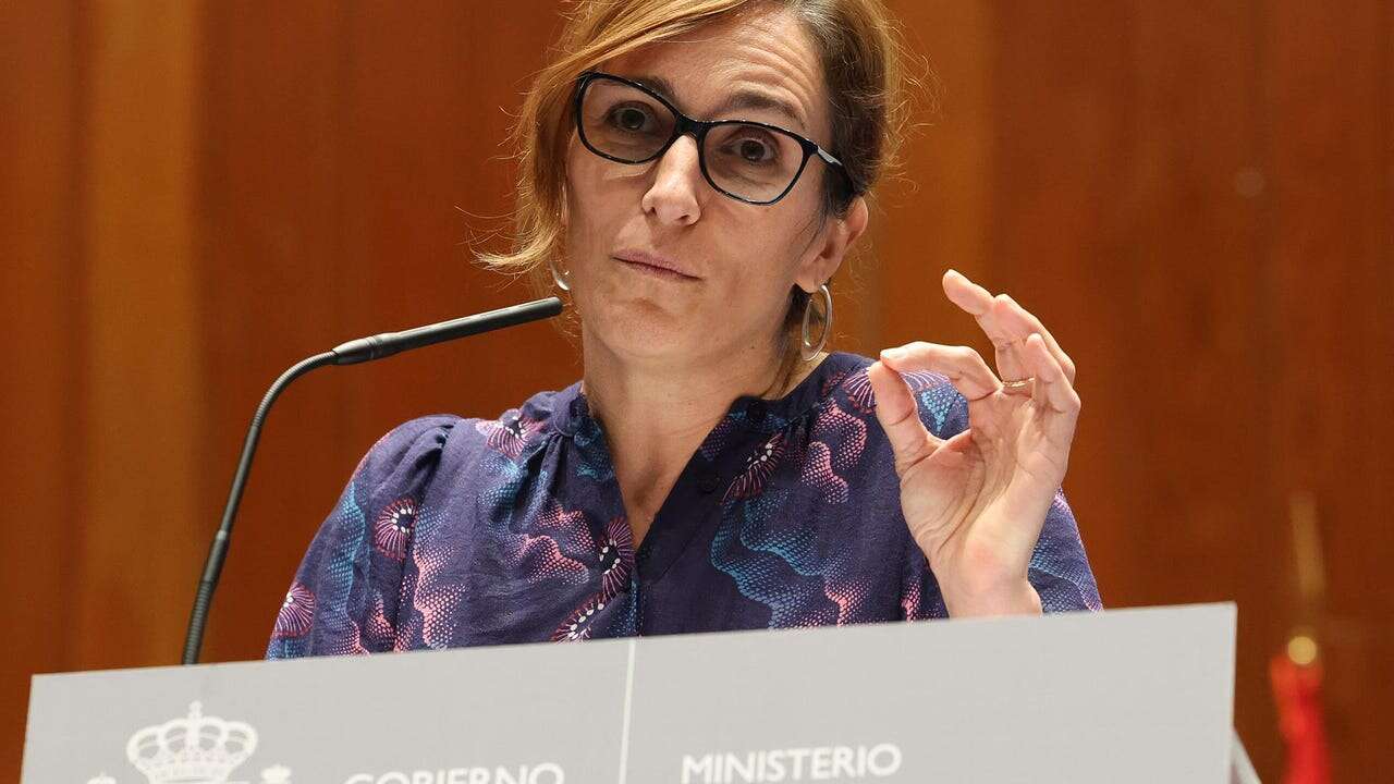 La explosión de virus estacionales coge a Mónica García sin un Plan común para mitigar su impacto