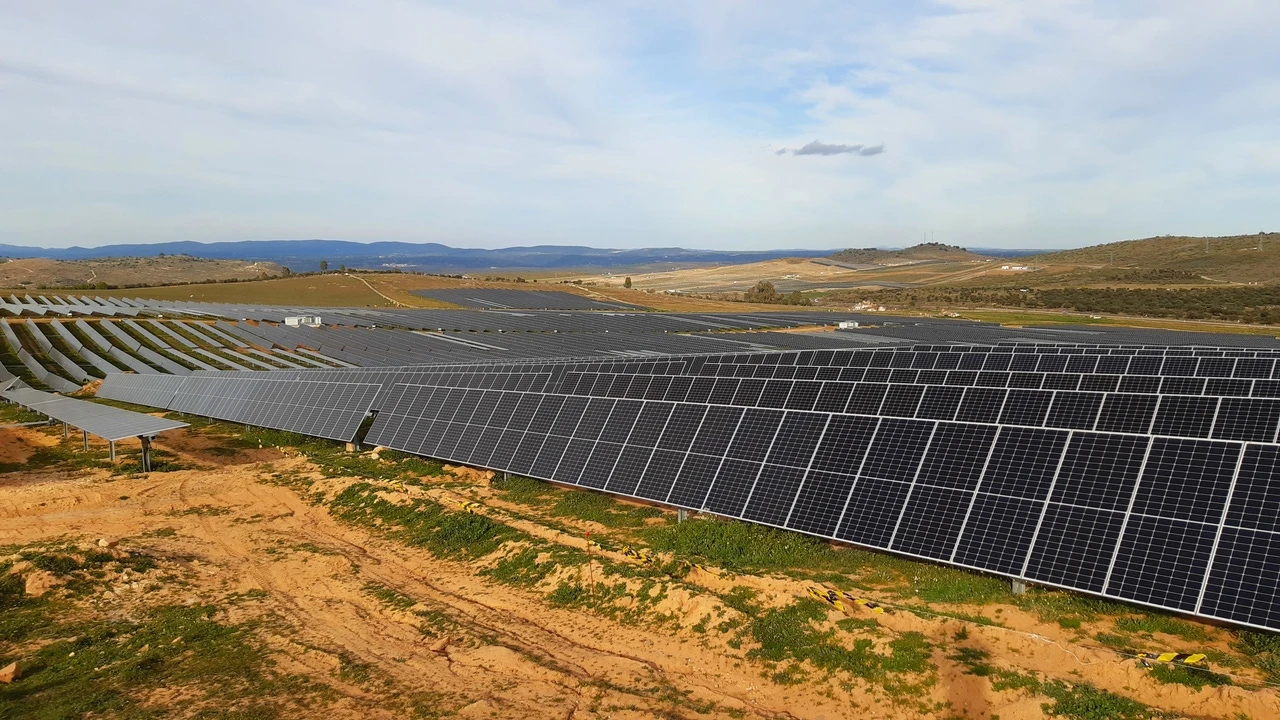 Endesa hace historia en Europa: sus cinco plantas solares en Extremadura se convierten en las primeras en lograr la certificación Envision
