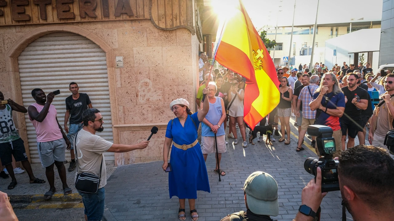 La manifestación ilegal de grupos ultras acaba dispersada con apenas 50 personas y sin incidentes en Torre Pacheco