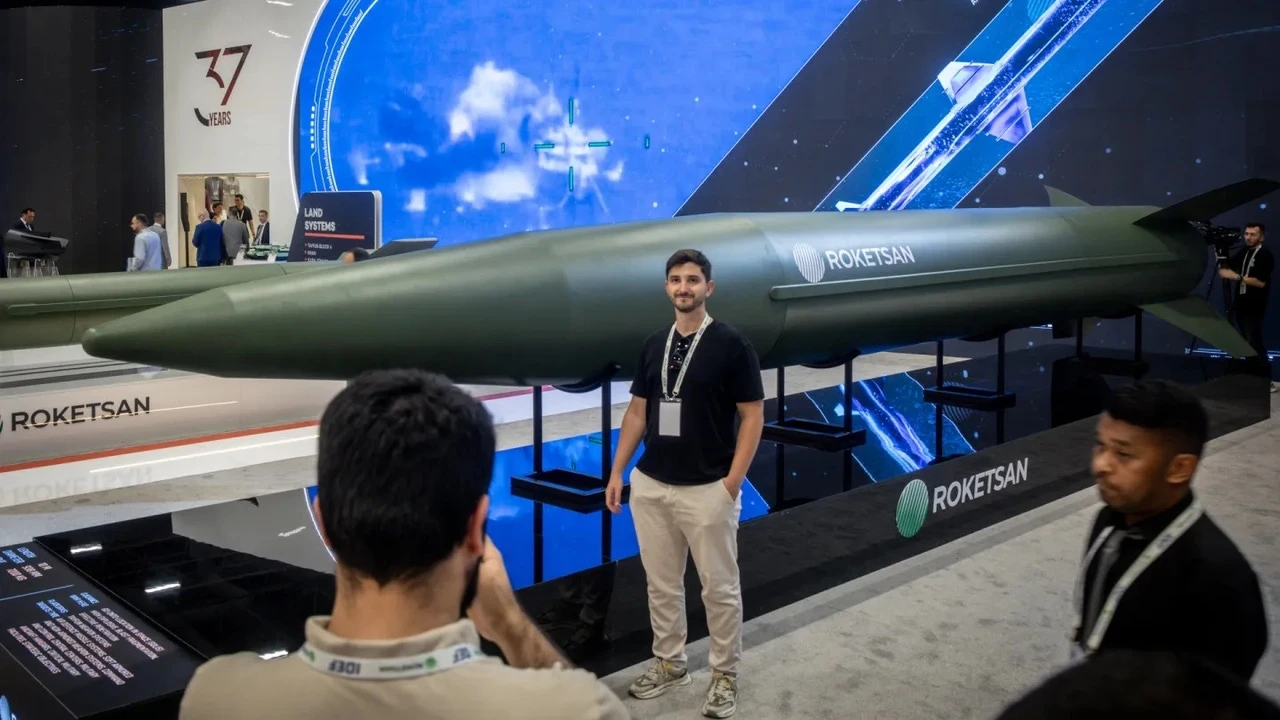 Turquía presenta su nuevo misil de última generación y es más grande de lo que se esperaba