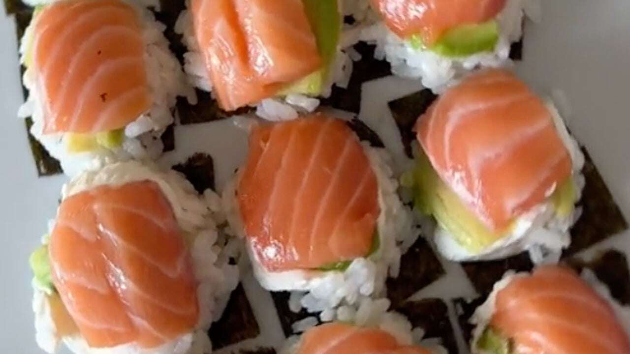 El truco de la 'huevera' para preparar auténtico sushi en casa