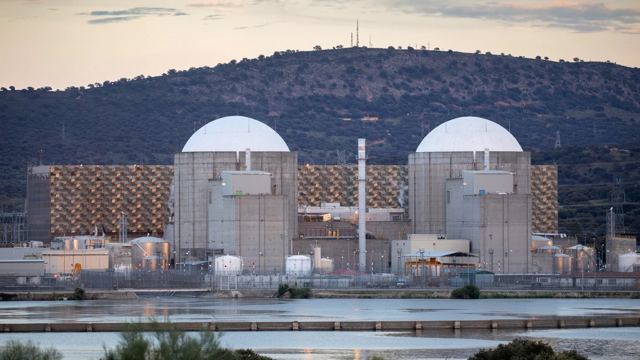 Sánchez dice que la energía nuclear es un 