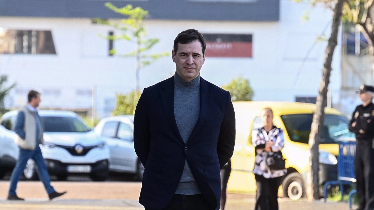 El hermano de Sánchez carga contra la juez por mandarle ya al banquillo: 