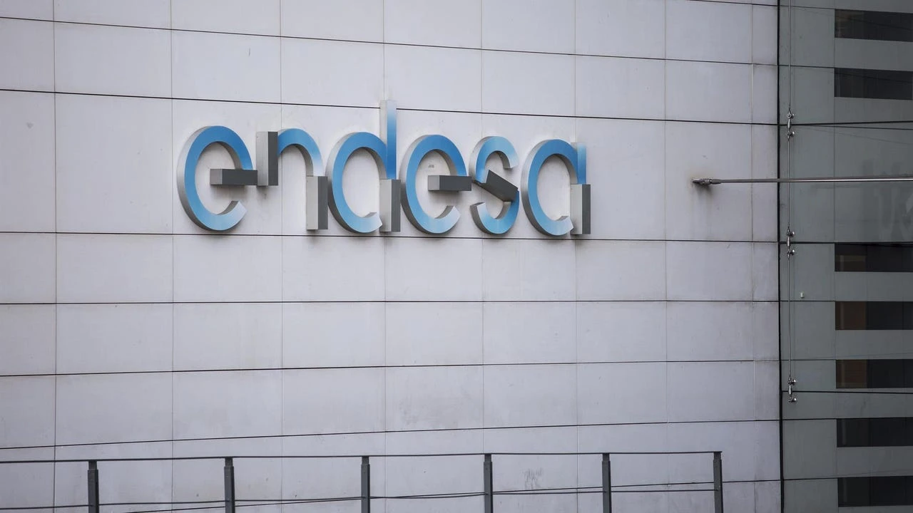Endesa duplica su beneficio hasta los 583 millones y pide prorrogar la vida de las nucleares pese a la cruzada de Sánchez contra esta energía
