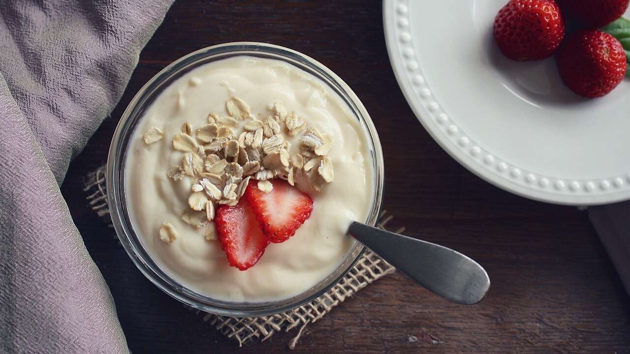 ¿Es saludable el yogur griego? Esto dicen los expertos