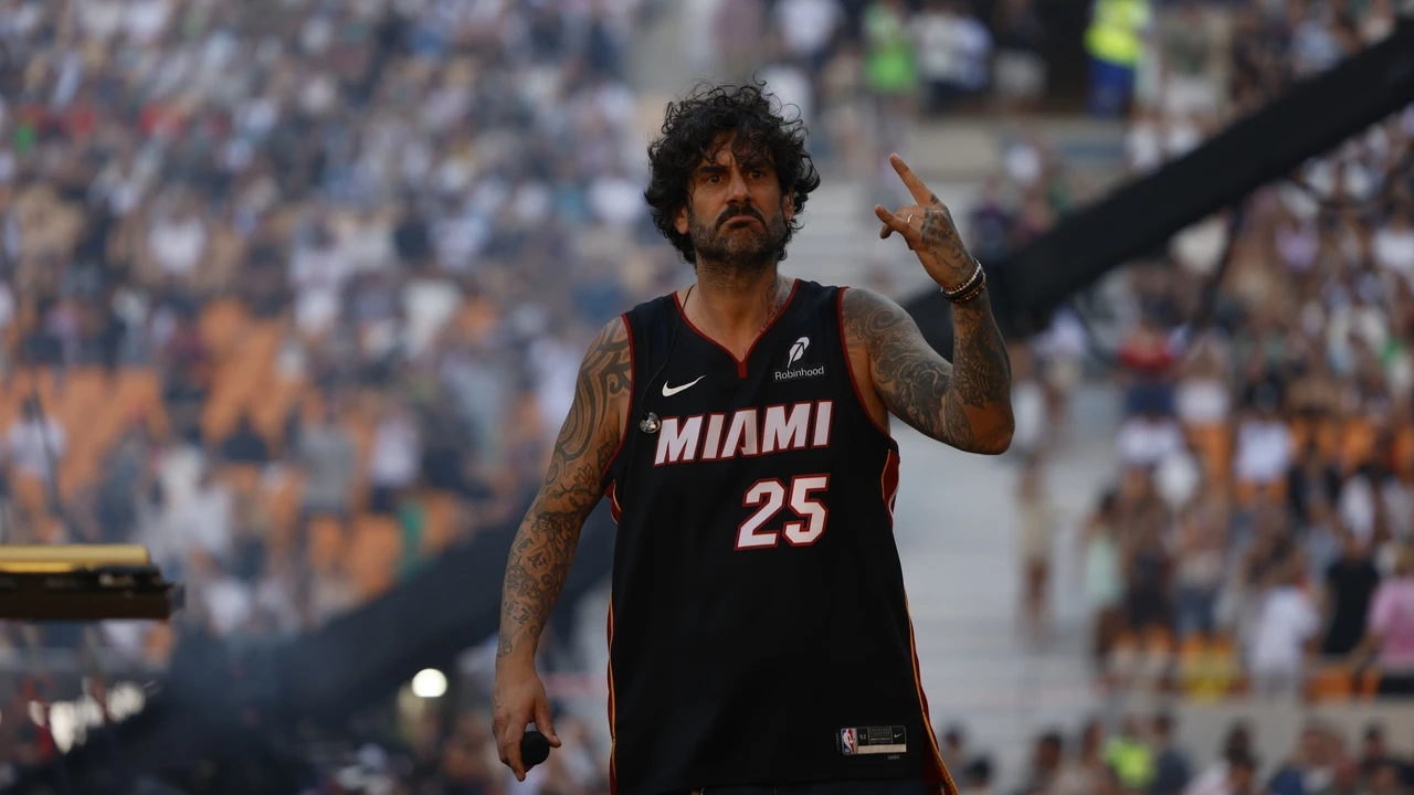 Así fue el emotivo homenaje de Melendi a Cazorla y Fernando Alonso en la Velada del Año