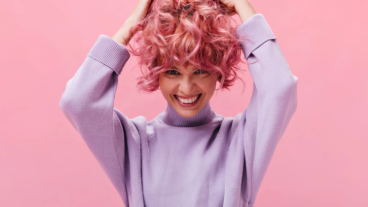 ¿Te atreves con el rosa? Tendencias, estilos y cuidados para un look audaz