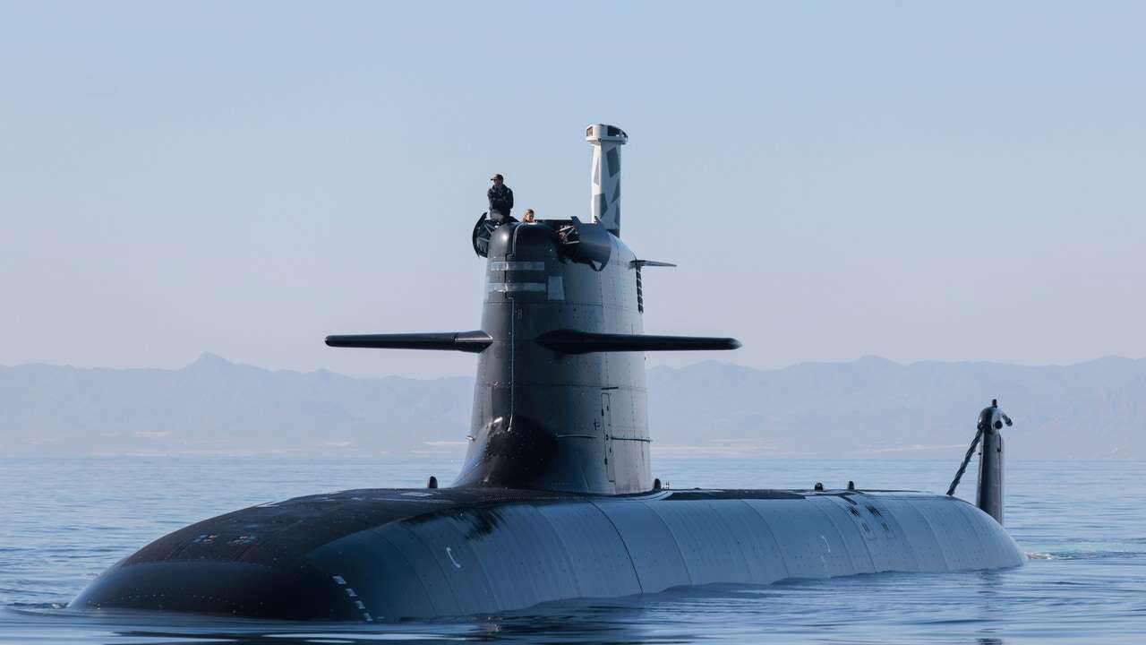 El submarino S-83 que Navantia construye para la Armada comienza a embarcar el sistema AIP que le permitirá estar tres semanas sumergido y ser casi indetectable