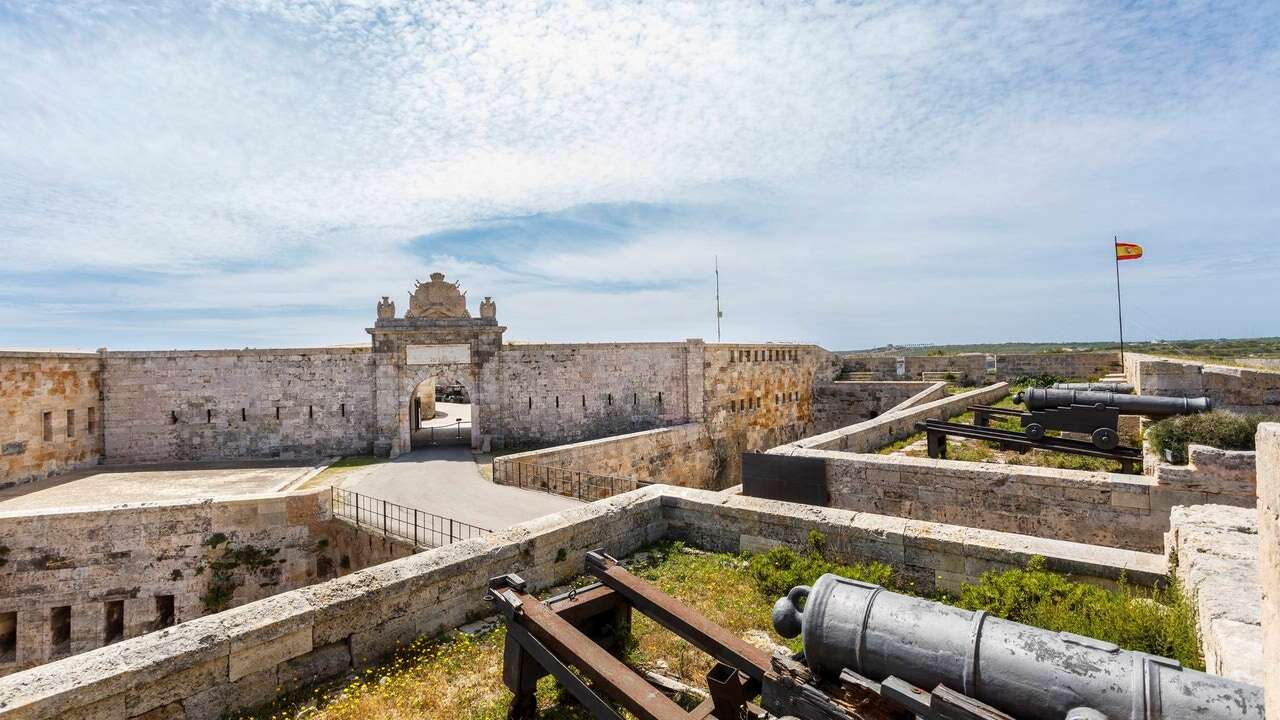 Detenido un hombre en Mahon por agredir sexualmente a una mujer por la calle